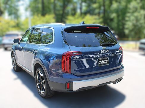Certified 2024 Kia Telluride S w/ S Sunroof Package FWD image 7