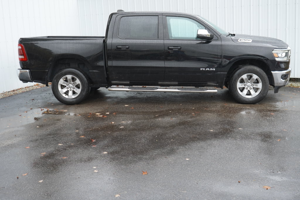 Used 2023 RAM 1500 Laramie AWD/4WD image 2