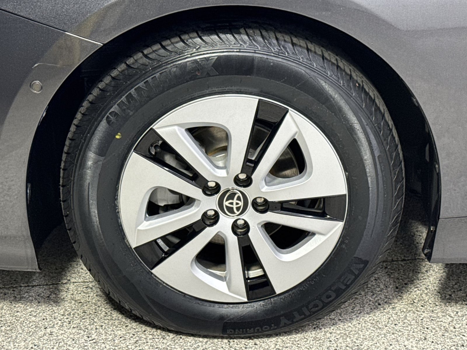 Used 2017 Toyota Prius Four FWD image 24