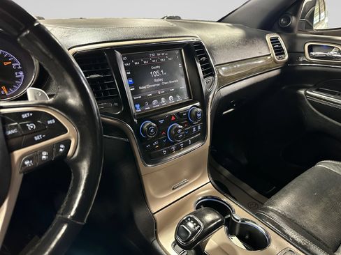 Used 2014 Jeep Grand Cherokee Overland w/ Advanced Technology Group AWD/4WD image 20