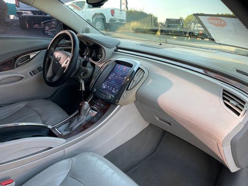 Used 2011 Buick LaCrosse CXL image 28