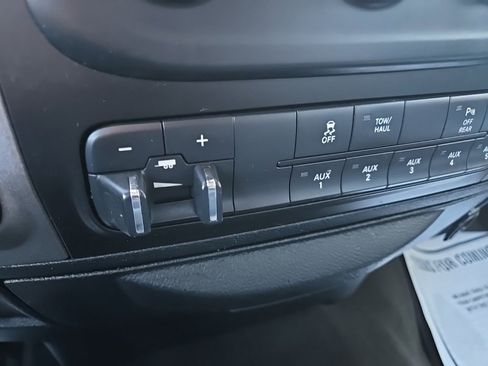 Used 2018 RAM 2500 Tradesman w/ Chrome Appearance Group image 59