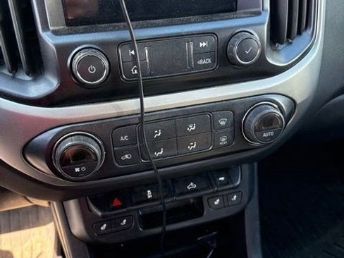 Used 2020 Chevrolet Colorado LT w/ Luxury Package AWD/4WD image 8