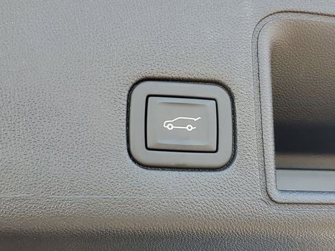 Certified 2024 GMC Terrain SLE w/ Driver Convenience Package FWD image 9