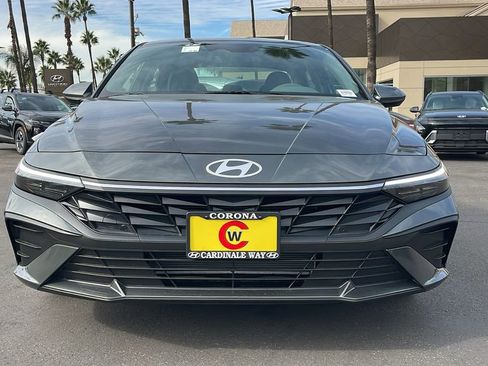 Used 2026 Hyundai Elantra SE FWD image 5