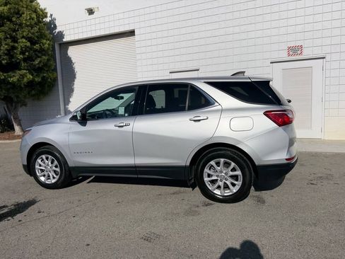 Used 2020 Chevrolet Equinox LT w/ Driver Convenience Package FWD image 3