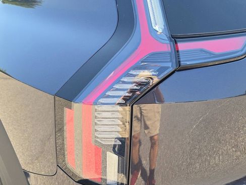 New 2026 Kia EV9 Wind image 12