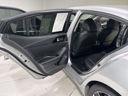 Used 2022 Nissan Maxima SV w/ Floor Mat Group FWD image 25