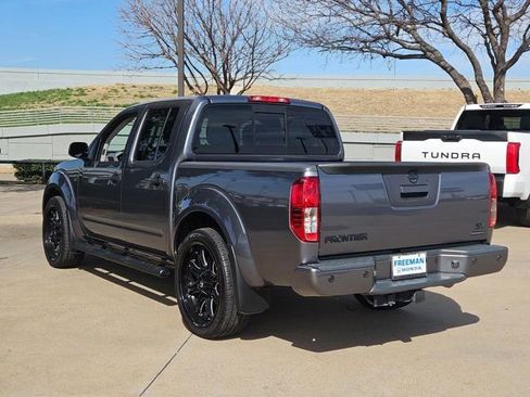 Used 2020 Nissan Frontier SV w/ Midnight Edition Floor Mats image 7