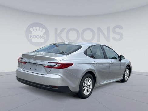 Used 2025 Toyota Camry LE AWD/4WD image 7