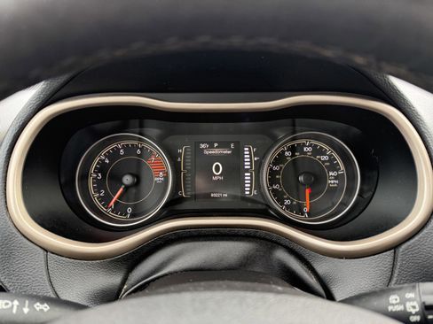 Used 2017 Jeep Cherokee Sport w/ Cold Weather Group image 21