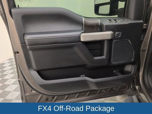 Certified 2021 Ford F250 Lariat w/ Chrome Package image 34