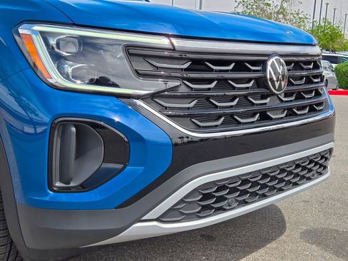 Certified 2025 Volkswagen Atlas Cross Sport SE FWD image 2