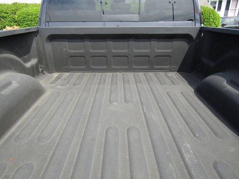 Used 2016 RAM 1500 Classic SLT AWD/4WD image 18