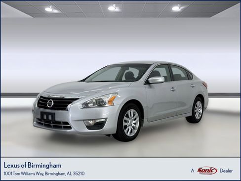 Used 2013 Nissan Altima 2.5 S FWD image 1
