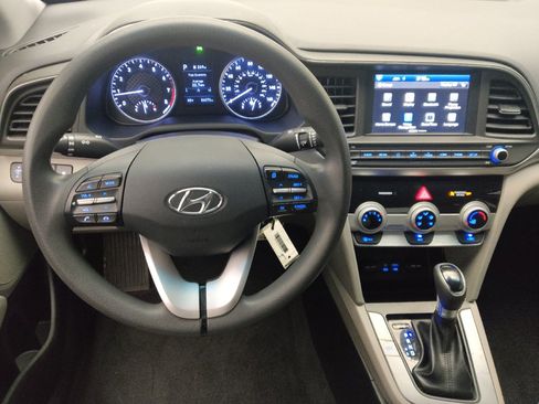 Used 2019 Hyundai Elantra SEL FWD image 22