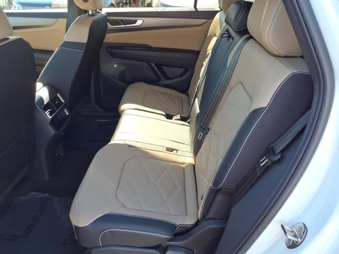 New 2026 Volkswagen Atlas Cross Sport SE image 10