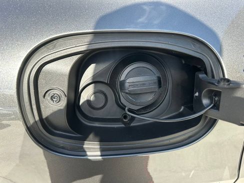 Certified 2024 Porsche Cayenne Coupe AWD/4WD image 46