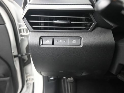 Used 2024 Nissan Altima 2.5 SR FWD image 13