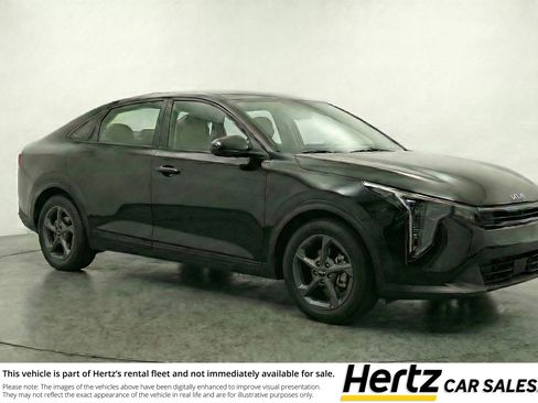 Used 2025 Kia K4 LXS image 1