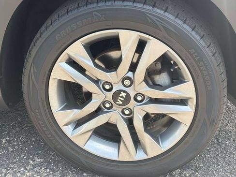 Used 2021 Kia Seltos S FWD image 26