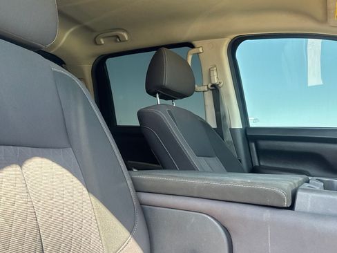 Used 2021 Nissan Titan SV RWD image 36
