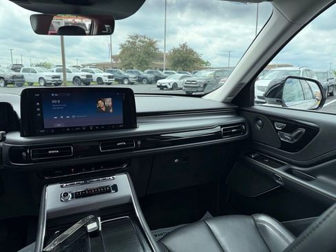 Used 2025 Lincoln Aviator AWD w/ Equipment Group 101A image 14