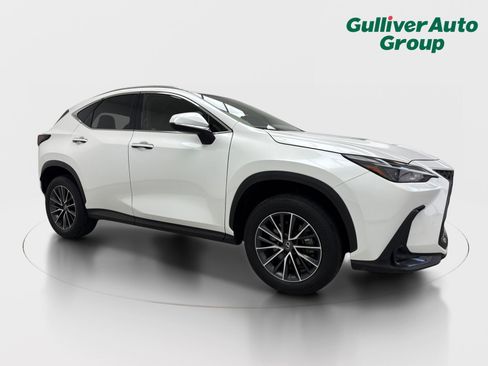Used 2024 Lexus NX 250 FWD w/ Towing Package (2000 Lbs) image 12
