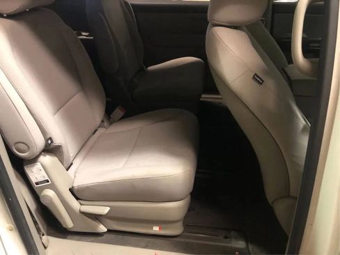 Used 2016 Kia Sedona L image 8