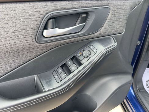 Used 2023 Nissan Rogue SV image 19