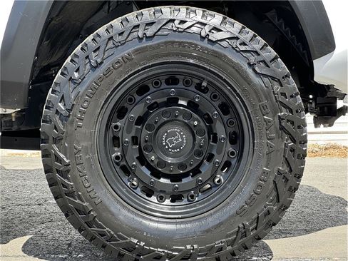 Used 2018 Toyota Tacoma TRD Off-Road w/ Technology Package image 29