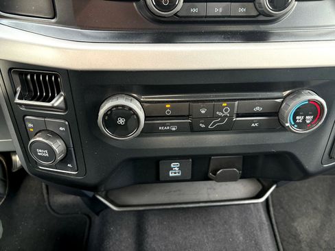 Used 2023 Ford F150 XLT image 30