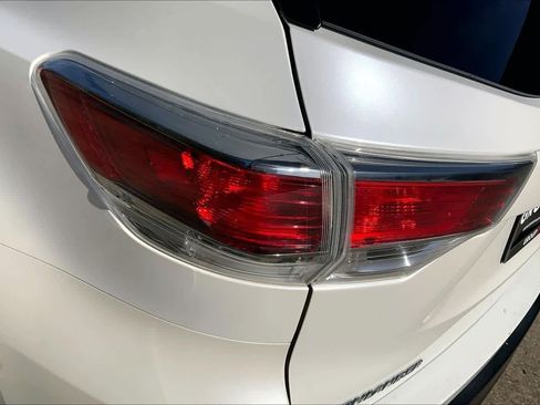 Used 2016 Toyota Highlander XLE image 27