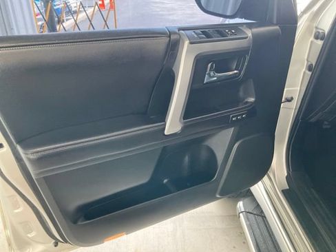 Used 2016 Toyota 4Runner Limited AWD/4WD image 4