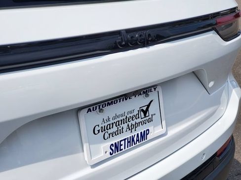 Certified 2023 Jeep Grand Cherokee Altitude AWD/4WD image 28