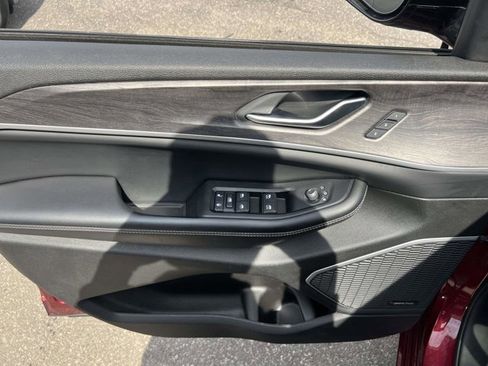 Used 2023 Jeep Grand Cherokee 30th Anniversary AWD/4WD image 16