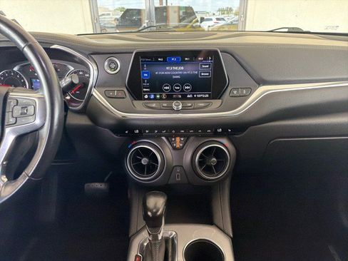 Used 2020 Chevrolet Blazer LT FWD image 19
