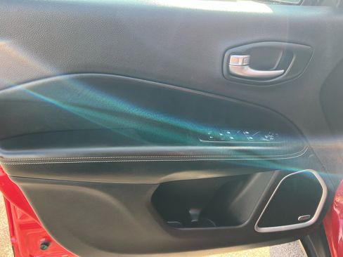 Used 2021 Jeep Compass Latitude w/ Sun and Sound Group image 11