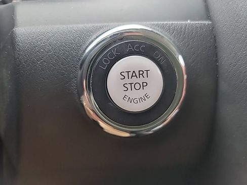 Used 2024 Nissan Armada SL image 23