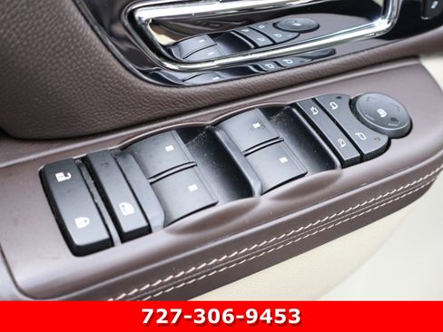 Used 2013 Cadillac Escalade ESV Platinum RWD image 17