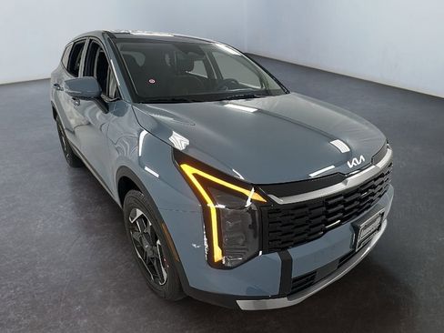 New 2026 Kia Sportage S image 1