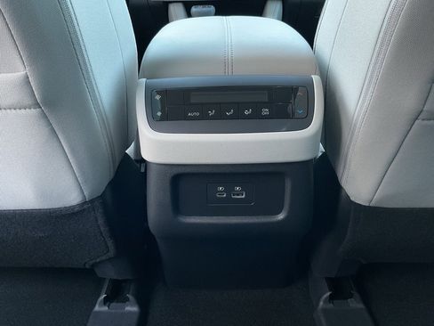 New 2025 Nissan Pathfinder SV image 19