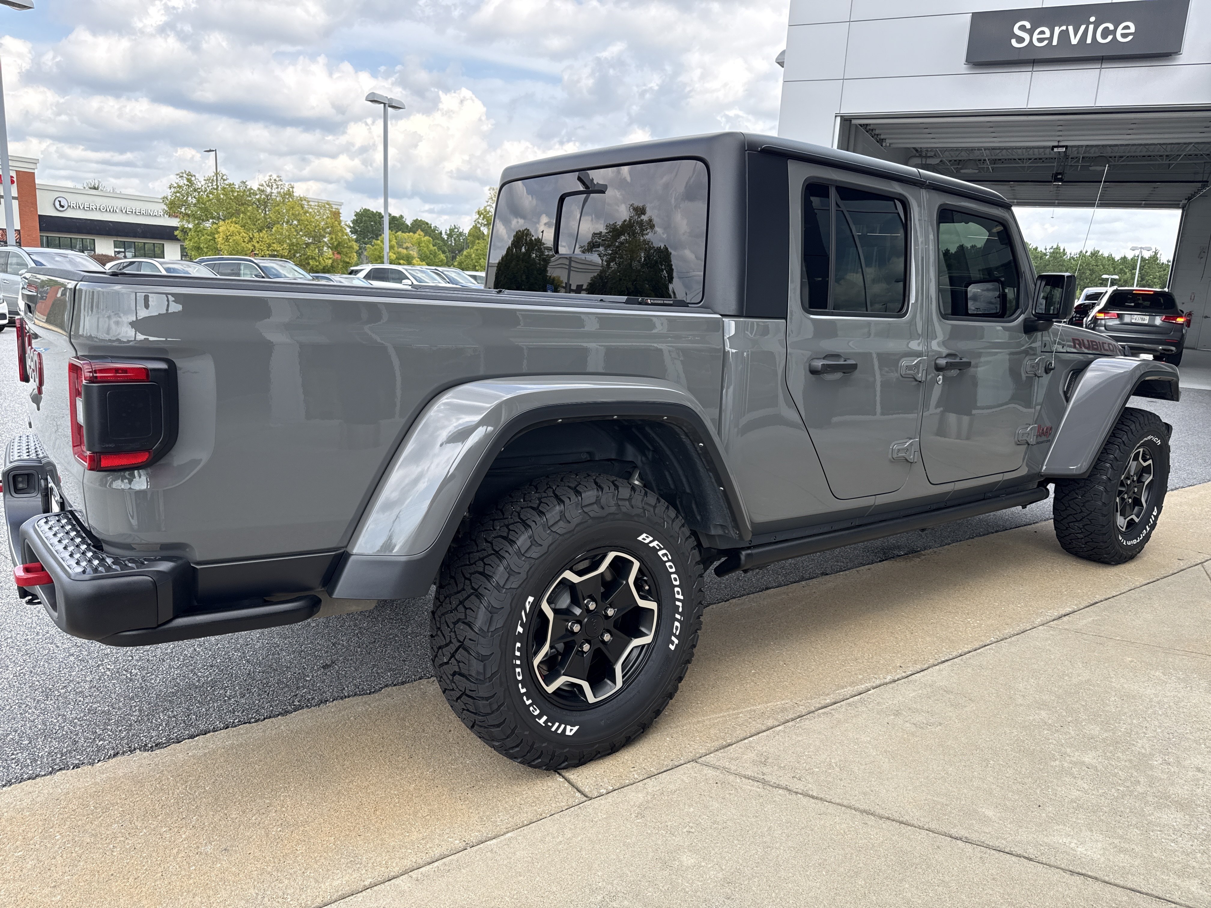 Used 2022 Jeep Gladiator Rubicon w/ LED Lighting Group AWD/4WD image 12