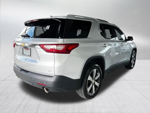 Used 2018 Chevrolet Traverse LT FWD image 4