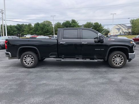 Used 2025 Chevrolet Silverado 3500 LTZ image 4