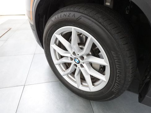 Used 2022 BMW X5 xDrive40i w/ Parking Assistance Package AWD/4WD image 30