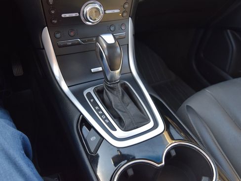 Used 2018 Ford Edge Titanium w/ Equipment Group 301A image 16