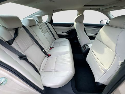 Used 2018 Honda Accord Touring image 35