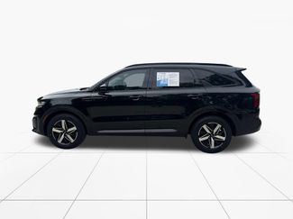 Used 2023 Kia Sorento EX w/ Panoramic Sunroof Package FWD video 4