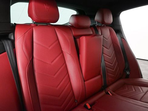 Used 2023 Maserati Grecale Modena AWD/4WD image 19